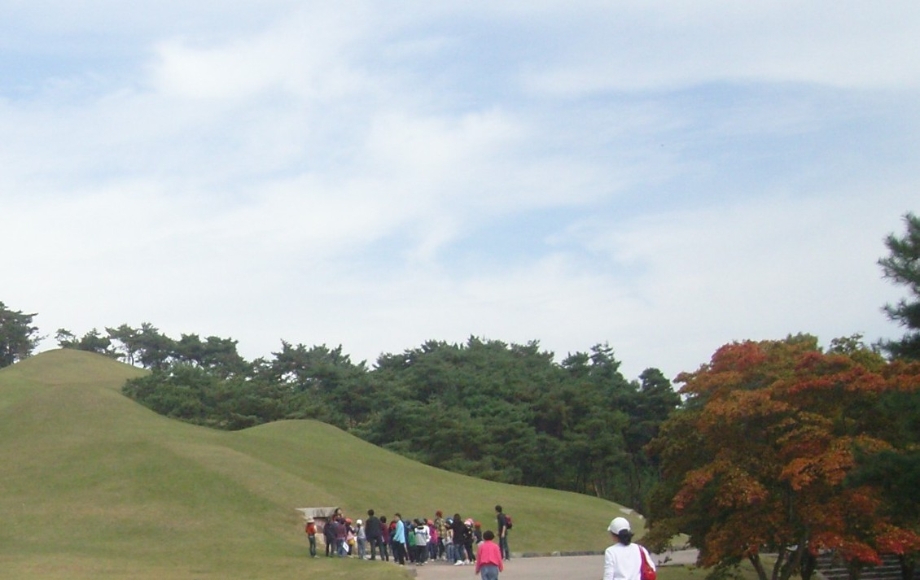 송산리 고분군.jpg