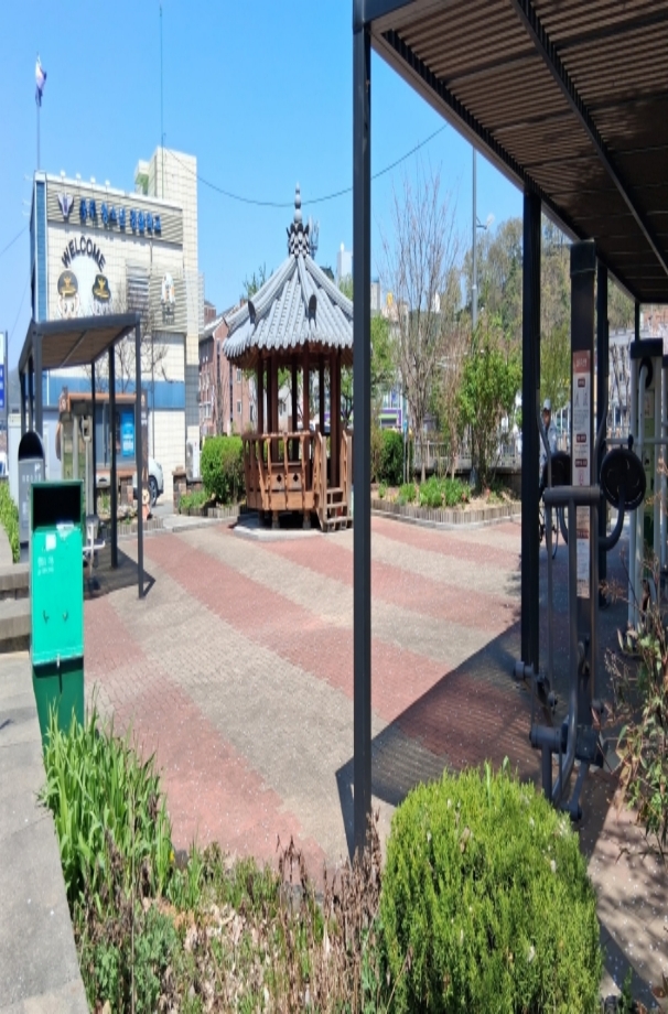 공주청소년경찰학교 옆 공원.jpg